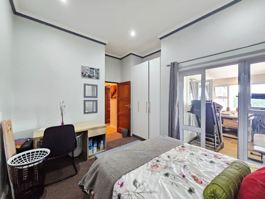 5 Bedroom Property for Sale in Kingswood Golf Estate Western Cape